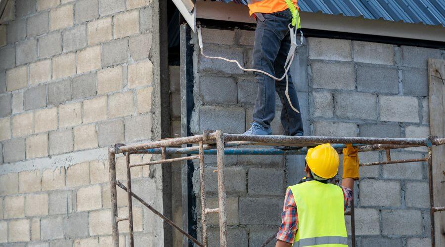 Professional gutter cleaning in Saint Helens, OR